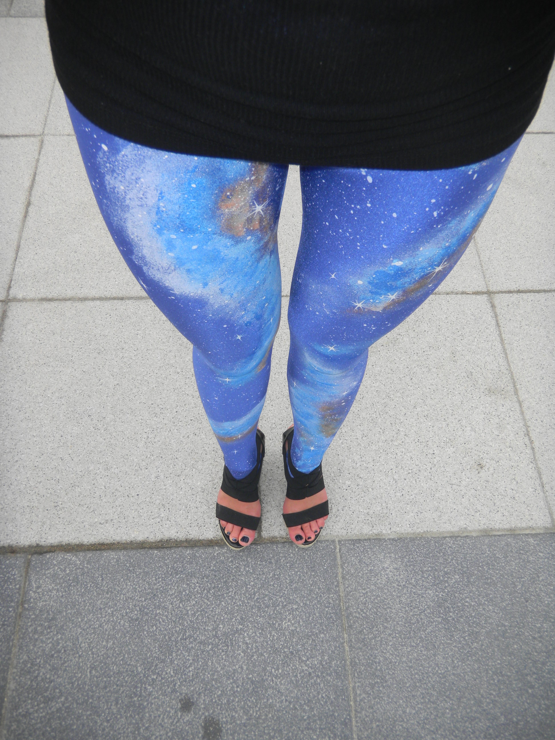 New sleek blue galaxy leggings